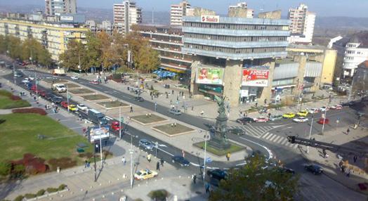 културе. Уједно, у овој зони је највећа концентрација објеката трговине, угоститељства и мањег броја објеката услужног занатства. Слика 11: Град Извор: www.krusevacgrad.rs 5.