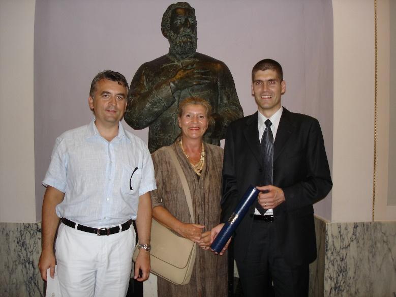 Godina Year Institucija Institution profession Nagrada / Priznanje Prize/Award Ime Name 1985-1977 Deutscher Akademischer Austauschdienst Nagrada «Vjesnik «za popularizaciju struke.::.