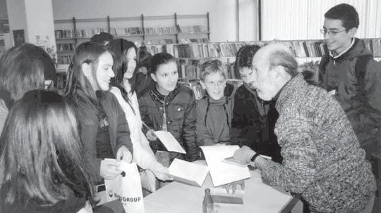 Rediteqski zadatak povjeren je Jaroslavu Antowuku iz poqskog grada Lom`e, koji je i ranije re`irao u Dje~ijem pozori{tu predstavu "Bila tri praseta#.