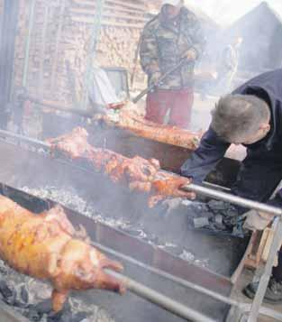 nom. Po lo `aj nik sim bo li zu je mu - dra ce sa Is to ka ko ji su pra - te }i zvi jez du do {li da se po klo ne no vo ro e nom Hris - tu te zbog to ga va `i vje ro - vawe da je to oso ba ko ja }e