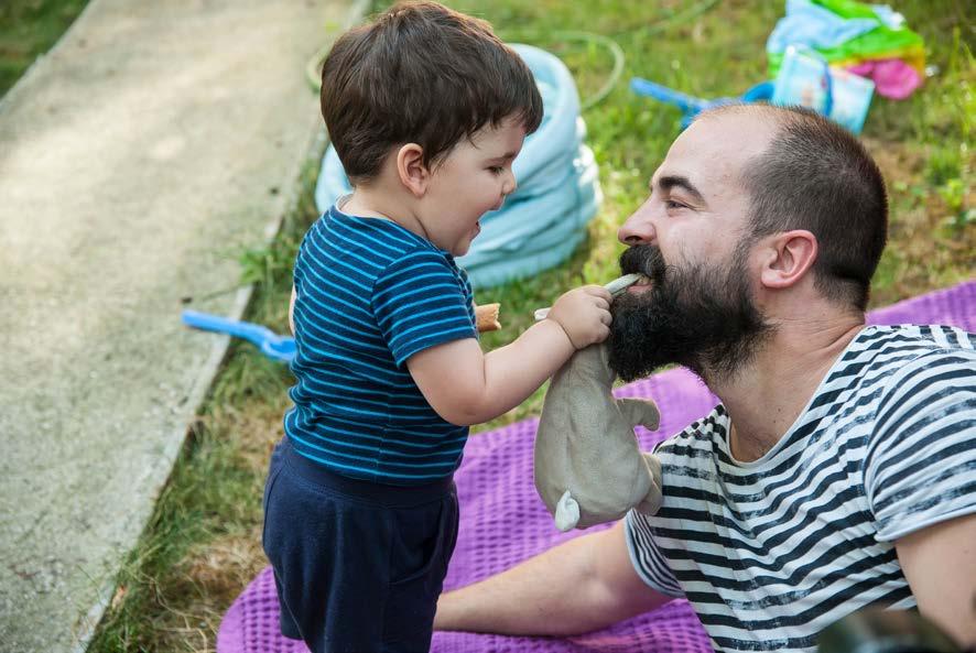 5 VAŠA ULOGA U PODRŽAVANJU OCA U PORODICI Samoprocena na skali od jedan do pet Na skali od 1 do 5 (gde 1 znači NE SLAŽEM SE, a 5 znači SLAŽEM SE), zaokružite broj koji najbolje odslikava vašu