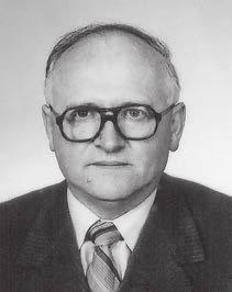 KOVAČ institucija. Za rad u području kulture primio je više priznanja: nagradu Zajednice kulture Sombora (1972.), Zlatnu značku KPZ-a Srbije (1976.), Lipanjsku nagradu KPZ-a Općine Sombor (1976.