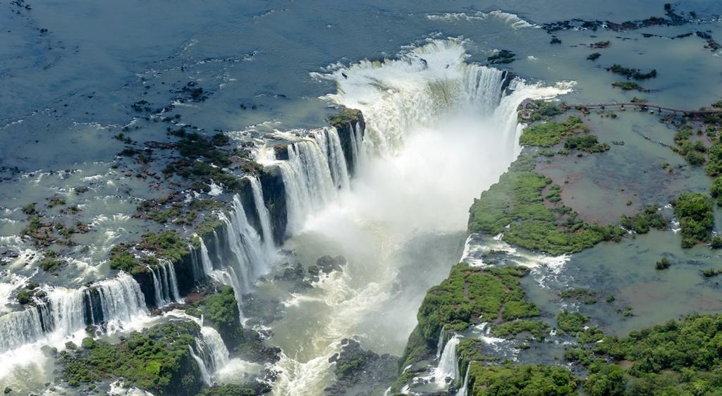 Škola formacije Južnog konusa Slapovi Iguazu na granici između Brazila i Argentine.