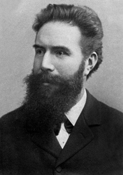 4.2.4. Otkriće radioaktivnosti Wilhelm Conrad Röntgen (1845. 1923.) (slika 15) otkrio je X-zrake te je dobio Nobelovu nagradu za fiziku 1901. godine.