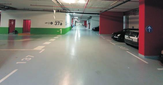 5 5 podloga: beton PODRUČJA PRIMJENE: površine natkrivenih parkirališta mostovi pješačke staze parkirališta izložena intenzivnom prometu, staze za unutarnje garaže i parkirališna mjesta PREDNOST