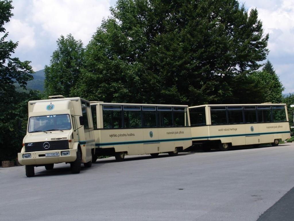 Najpoznatije vozilo iz voznog parka Ustanove je panoramski vlak.