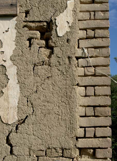 Priručnik za obnovu Tradicijska Kuća Slavonije i Baranje Obloge zidova U pravilu su se zidovi, bez obzira na konstrukcijski tip, s vanjske i unutrašnje strane žbukali blatom, odnosno smjesom gline,