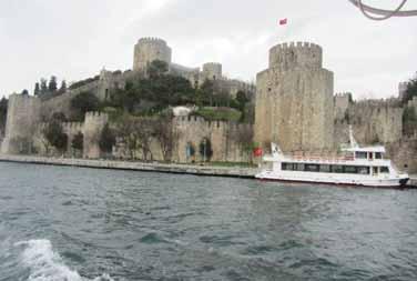 Hagia Sofija (Aja Sofija) Pogled na Istanbul sa bosforskog "Mosta mučenika 15. jula" carstva Carigrad postaje glavni grad Istočnog dijela koji postaje Bizantija.