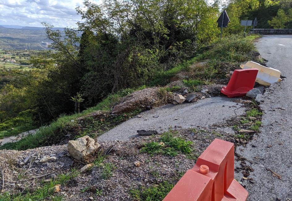 Istraživano klizište reaktivirano je u veljači 2019.godine pri čemu su nastala nova oštećenja na kolničkoj konstrukciji lokalne ceste prilikom formiranja glavne pukotine klizišta (slika 3.2).
