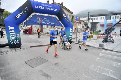 Olimpijski komitet BiH je bio specijalni partner prvog uličnog maratona sa AIMS (Asocijacija međunarodnih maratona i uličnih trka)