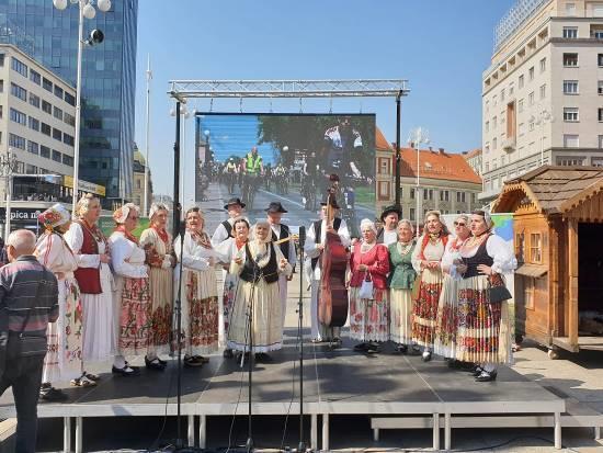 Jelačića u Zagrebu Na glavnom trgu u Zagrebu predstavljena je