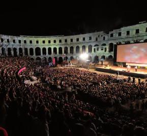 O festivalu About the Festival Festival igranog filma u Puli ima dugu i bogatu povijest. U jednom od najvećih i najspektakularnijih kina na otvorenom u svijetu u rimskom amfiteatru Areni, 1938.