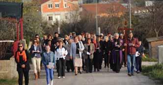 Isus umire na križu ŽUPA UZNESENJA MARIJINA - Bilice XIII. Isusa skidaju s križa BRAĆA KRISTIJAN I ANTONIO GRUBIŠIĆ - Bilice XIV.