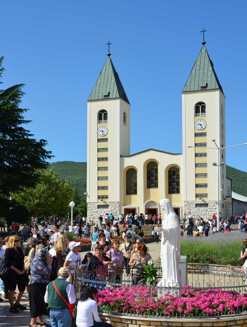 Ljudevit Rupčić U okrilju Kraljice Mira Savez ljubavi i križa Darija Škunca-Klanac Susreti Ovdje nikoga nije stid moliti javno i naglas fra Robert Bahčič Prelistamo li internetske portale, zapazit