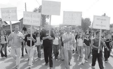 porodice Stoli} u Obili}u, dvojice dje~aka u Gora`devcu... Tako e, nerasvijetqena su i ve}ina od ubistava osmoro Srba tokom nasiqa Albanaca 17. i 18. marta 2004. godine.