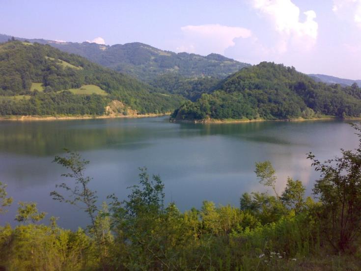 воде. 18 У близини Лесковца налазе се и вештачка језера Брестовачко и Барје су разлике између месечних, годишњих и вишегодишњих протицаја велике.