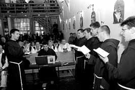 Liturgijsko pjevanje animirao je zbor bogoslova iz Dubrave (Zagreb), a misu su uzveličali predstavnici Karlovačke županije i čelnici brojnih gradova i općina županije.