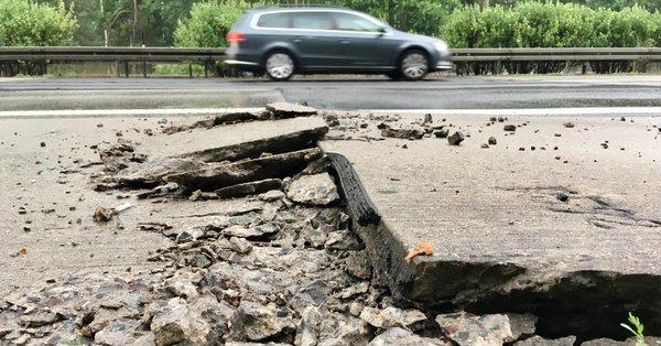 Zatvoren auto-put: Popucao od toplote, neće izdržati Bon --Nemački betonski auto-putevi pretrpeli su veliku štetu nakon nekoliko dana toplog vremena.