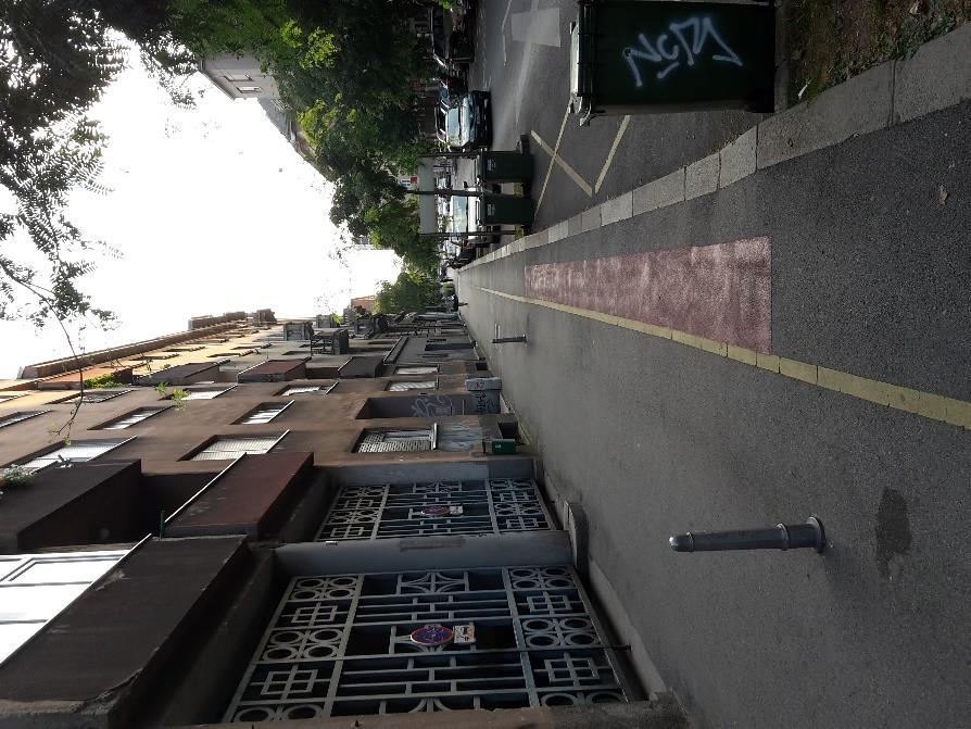Slika 14. Biciklistička staza u Martićevoj ulici kod kućnog broja 22 Slikom 20.