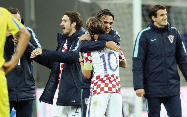 Foto: Fah FINIŠ I OVIH KVALIFIKACIJA OBILJEŽEN JE SMJENOM IZBORNIKA DEBI IZ SNOVA ZA ZLATKA DALIĆA Otkako je Davor Šuker postao predsjednikom HNS-a (u lipnju 2012.