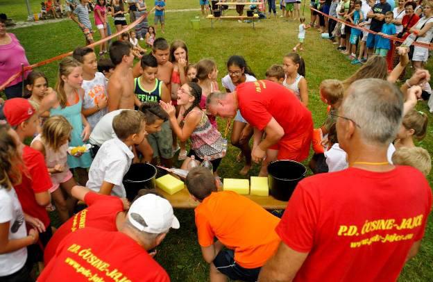 U želji da na određen način da svoj doprinos dijaspora se sve više uključuje u različite aktivnosti na poboljšanju uslova života u Jajcu.