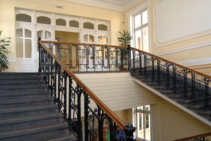 Степениште Staircase with the city department of engineering and architecture, which was a precedent in itself because public service jobs were reserved for men, and for the men who had completed