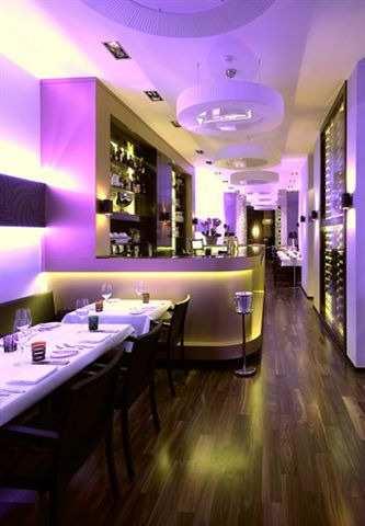 3  230 Restaurant Bond, (city west),