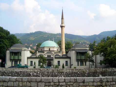 CARAVA DZAMIJA SARAJEVO Po kalendaru Date U sedmici Day ŠA BAN- RAMAZAN JULI Po takvimu Islamic Date Blagdani i druga obilježlja Islamic Month Zora Fajr Izlazak Sunca Sunrise Podne Zuhr Ikindija Asr