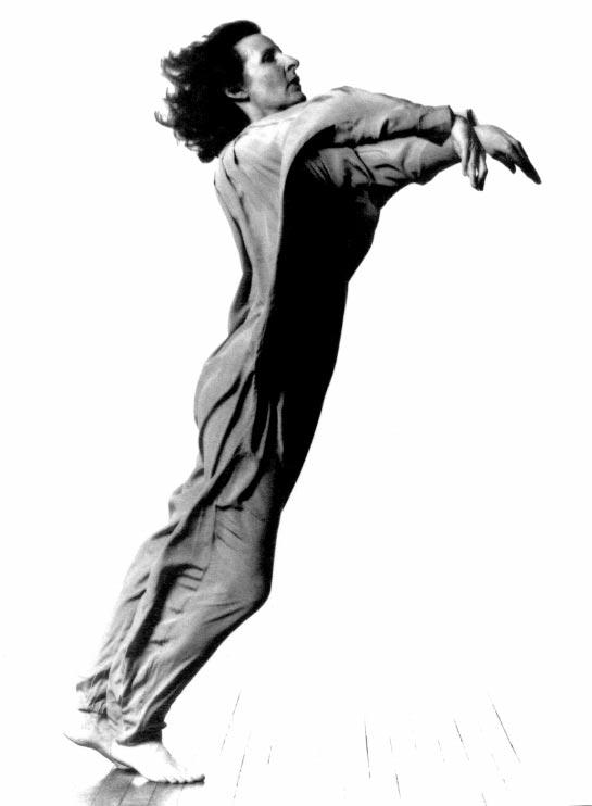 Orchestra - 2000. 104 Trisha Brown Dance Company 2. - 14. maj 2000. godine Joyce Theater Ime Triãe Braun poznato je u svetu savremene igre.