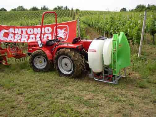 Voćarski traktor Potrebna snaga traktora ovisi o poslovima koje treba obavljati, o uvjetima u voćnjaku (npr. nagib terena, veličina nasada, vrijeme uporabe, radni sati/god.).