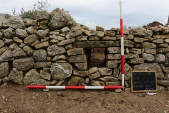 satelitskom navigacijom uz korištenje foto točaka sukladno potrebama dokumentiranja, te je uzeto 1461 geodetskih točaka u apsolutnim koordinatama HDKS 96 zona 5 Gauss- Krügerovog koordinatnog sustava.