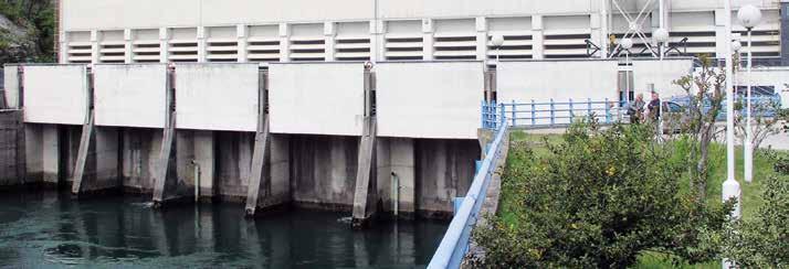 Hidroelektrane Jablanica Grabovica Salakovac Posmatrajući Bosnu i Hercegovinu, udio u instaliranim kapacitetima koji se odnosi na JP EPBiH je 42%, a udio u ostvarenoj proizvodnji iznosi približno 50%.