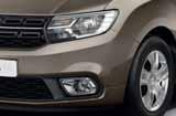 Dacia Sandero Comfort (Laureate) OSNOVNA OPREMA COMFORT = ESSENTIAL + - Prednja svetla za maglu - Crna ukrasna nalepnica na stubu vrata - Električno podesiva i grejana spoljašnja ogledala u boji