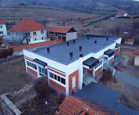 Ovim projektom izvedeni su radovi u Renoviranju centra porodične medicine u selu Ogoštevcu opštine Kamenica kao što su: radovi krovnog pokrivača; centralno grejanje; stolarija; farbanje; pod;