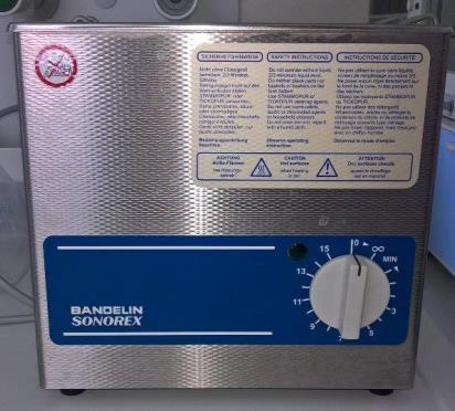 ) UZV kupelj (Badelin RK-100, Germany) je korištena za uklanjanje plinova u pripremljenim otopinama.