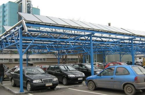 Slika 3-20: Solarni kolektor bolnice u Zrenjaninu Solarna energija se može implementirati u postojeću strukturu grada.