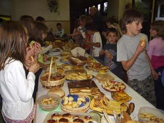 Mame i bake opet su ispekle razne vrste kruha i kolača.