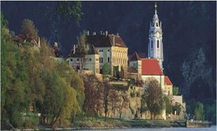 ) Atrakcije i aktivnosti: kultura i povijest (sightseeing), cikloturizam, šetnje, krstarenje Dunavom, gastronomija i vino, vinske ceste,