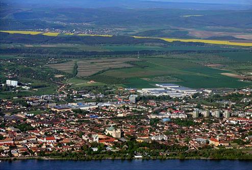 DESTIN ACIJA -Szentendre Oko 33 tisuće stanovnika Na istočnoj obali Dunava Manje popularan i posjećen od ostalih gradova Dunakanyara Katedrala, crkve, trgovi, muzeji