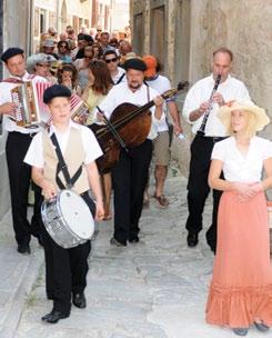 history history Buzet U prapovijesti je put dolinom rijeke Mirne nadzirala gradina na mjestu kasnijeg grada.