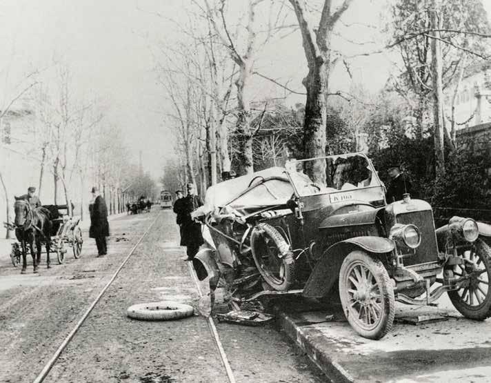 ZAUVIJEK PRVI PRVA VOZAČKA DOZVOLA Prva vozačka dozvola izdana u Francuskoj 1901. godine.
