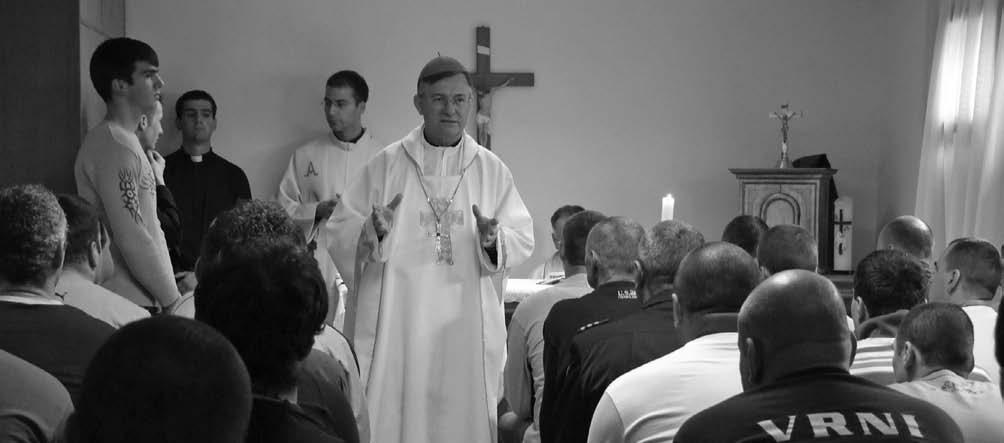 uskrs 2011. nadbiskup na UskRs POHODiO zatvorenike Splitsko-makarski nadbiskup Marin Barišić već duži niz godina na Božić i Uskrs pohodi splitske zatvorenike. Tako je i ovoga Uskrsa 24.