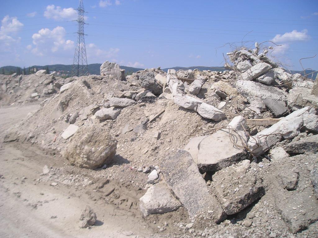 Zagreb Na slikama deponij srušenog betonskog otpada u