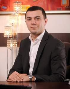 ŽELJKO VLAČIĆ, stručni saradnik Rođen je 1986. godine u Vlasenici. Diplomirao na Pravnom fakultetu u Banjaluci 2011.