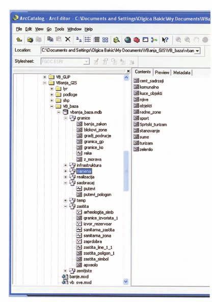 shp фајлова у односу на CAD лејере, они се смештају у базу просторних података (Personal Geodatebase) коришћењем дела ArcGIS апликације под називом ArcCatalog.