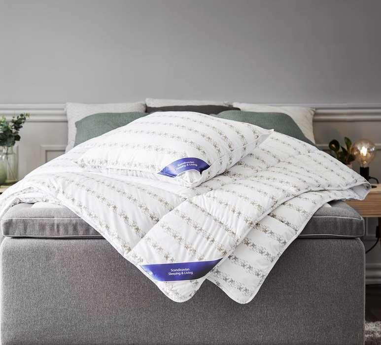 44 4414400 ROYAL JASTUK Antialergijski luksuzni jastuk ispunjen sa 90% paperja evropske guske/10% guščjeg perja, ukupne težine 100g.