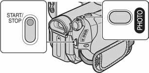 Minimalna potrebna udaljenost izmeñu kamkordera i objekta uz izoštrenu sliku je oko 1 cm za širokokutno i oko 80 cm za telefoto snimanje. z Savjeti Možete podesiti [DIGITAL ZOOM] (str.