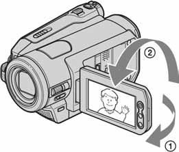 ) Bljeskalicu ne možete koristiti pri snimanju na kasetu. Koristite li bljeskalicu na svijetlim mjestima, primjerice tijekom snimanja objekta osvijetljenog straga, ona možda neće imati efekta.