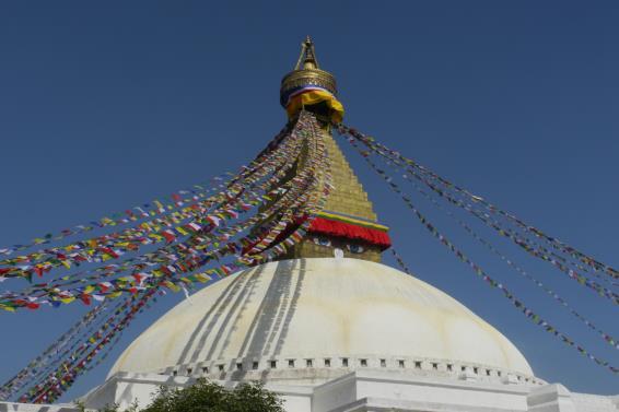 Everestom na dohvat ruke, udaljen samo 9,2km, kao npr. od Kraljičina zdenca do Lisinskog), Everest Base Camp (5300m, od kuda kreću ekspedicije na sam vrh, najdalja točka našeg trekinga).