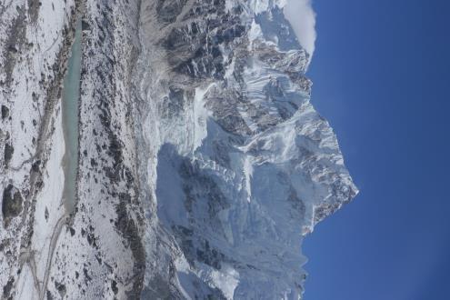 nevjerojatan pogled prema Mt. Everestu koji se vidi kao na dlanu.